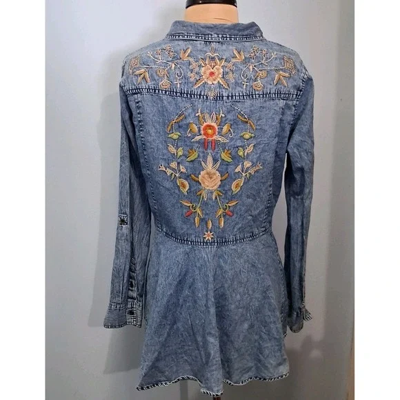 Nostalgia Womens M Embroidered Back Denim Chambray Button Up Top Western Cowgirl - Picture 2 of 14